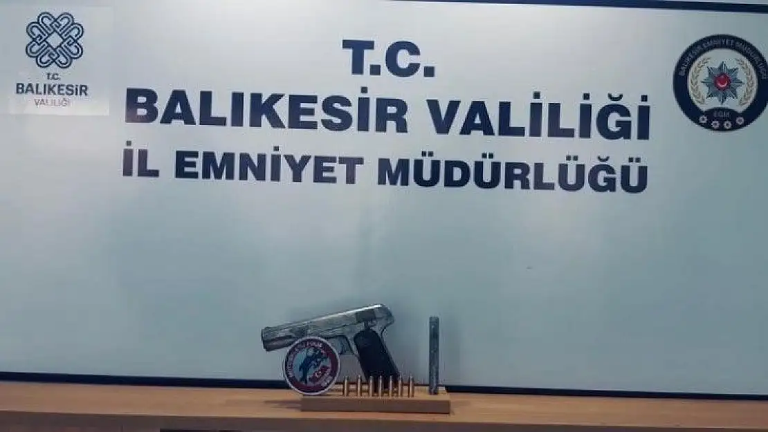 Balıkesir'de polis 18 aranan şahsı yakaladı
