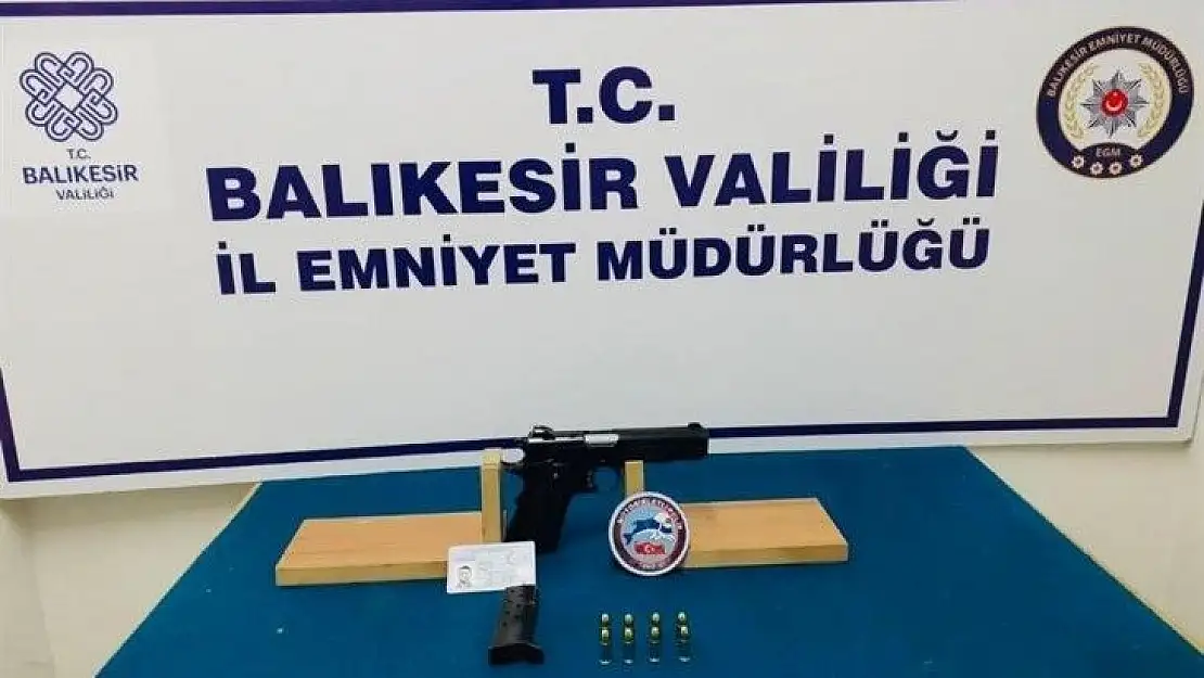 Balıkesir'de polis 19 aranan şahsı yakaladı