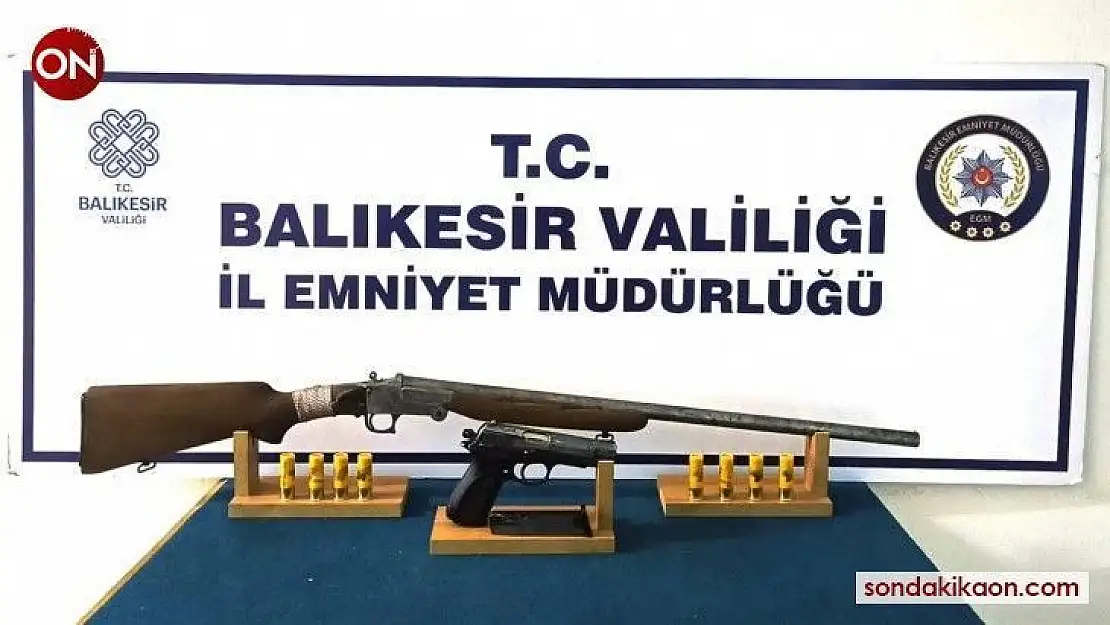 Balıkesir'de polis 44 aranan şahsı yakaladı
