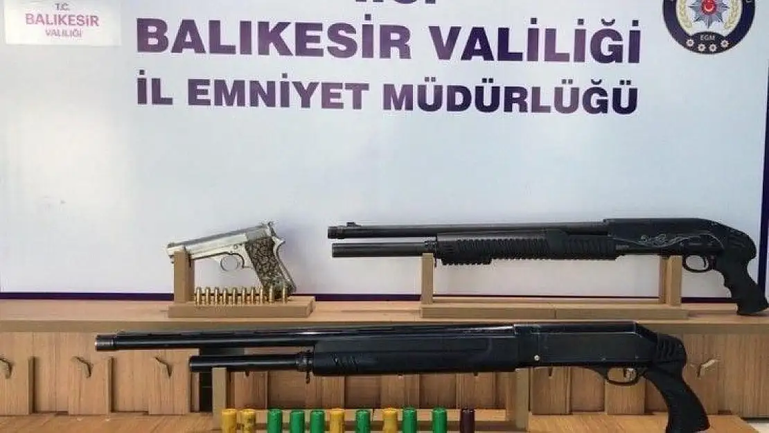 Balıkesir'de polis 8 aranan şahsı yakaladı