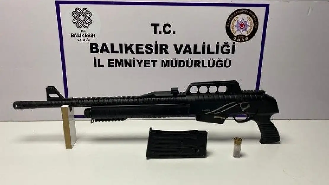 Balıkesir'de polisten 22 aranan şahsa gözaltı