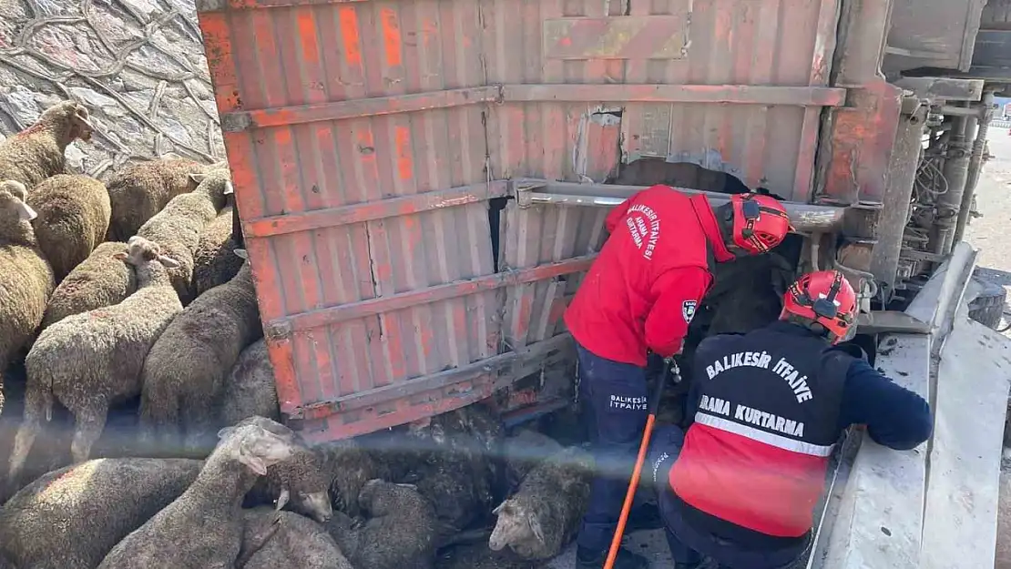 Balıkesir'de tır kazasında 1 kişi hayatını kaybetti