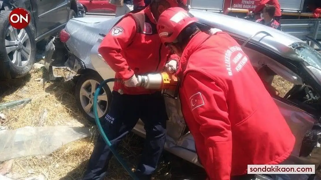 Balıkesir'de trafik kazası biri ağır altı yaralı