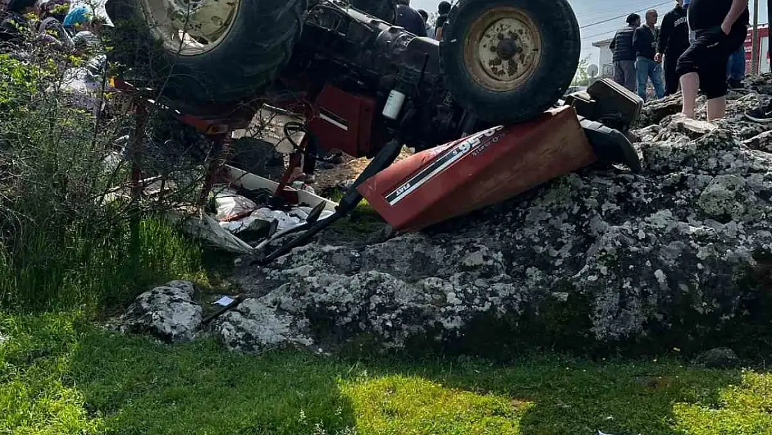 Balıkesir'de traktör ters döndü: 4 yaralı