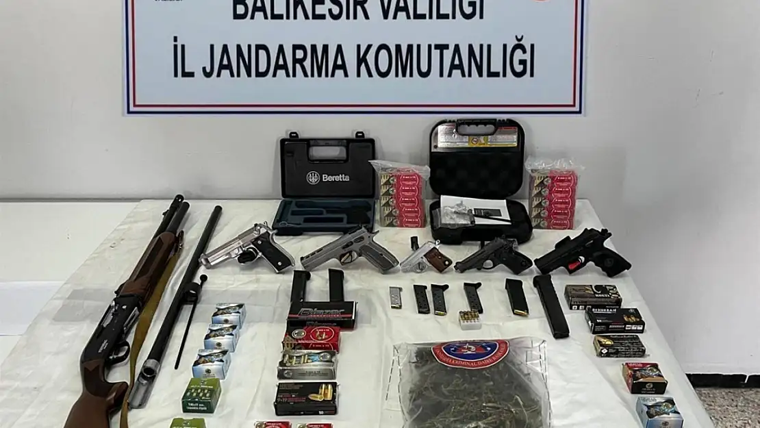 Balıkesir'de yasa dışı silah ve mühimmat ticaretine 3 gözaltı