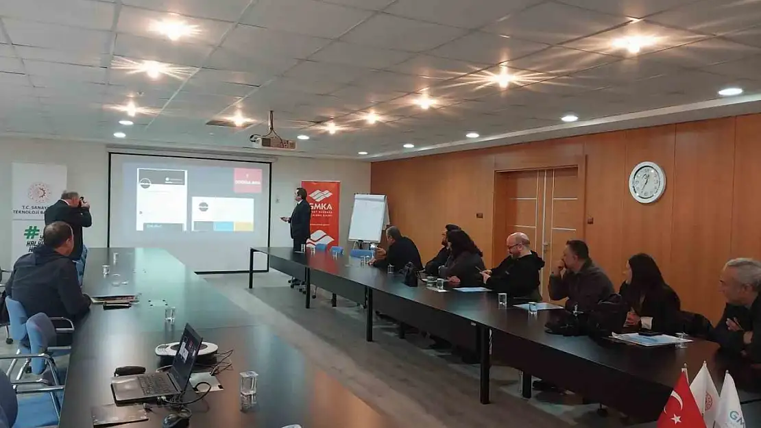 Balıkesir'de yeni medyada dezenformasyonla mücadele bilgilendirme toplantısı düzenlendi
