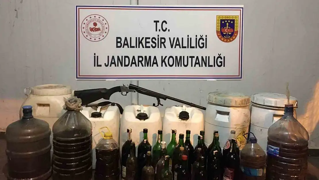 Balıkesir'de yılbaşı öncesi sahte 310 litre sahte alkol ele geçirildi