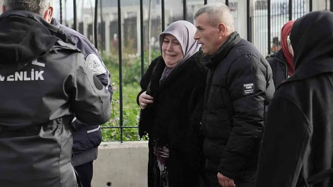 Balıkesir'deki patlamada hayatını kaybedenlerin aileleri de Bursa Adli Tıp Kurumuna geldi