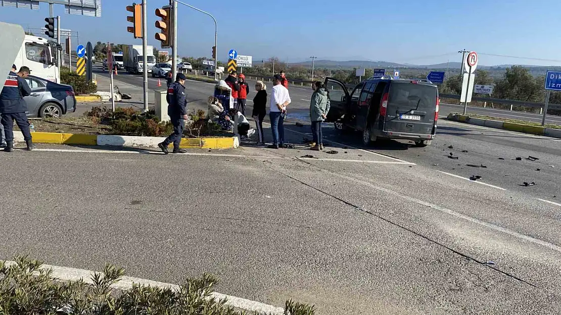 Balıkesir'detrafik kazası: 3 yaralı