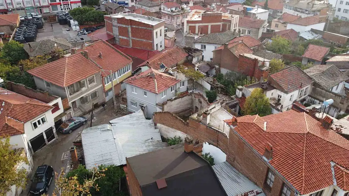 Balıkesir'in Havran ilçesinde etkili olan hortumun etkileri havadan görüntülendi