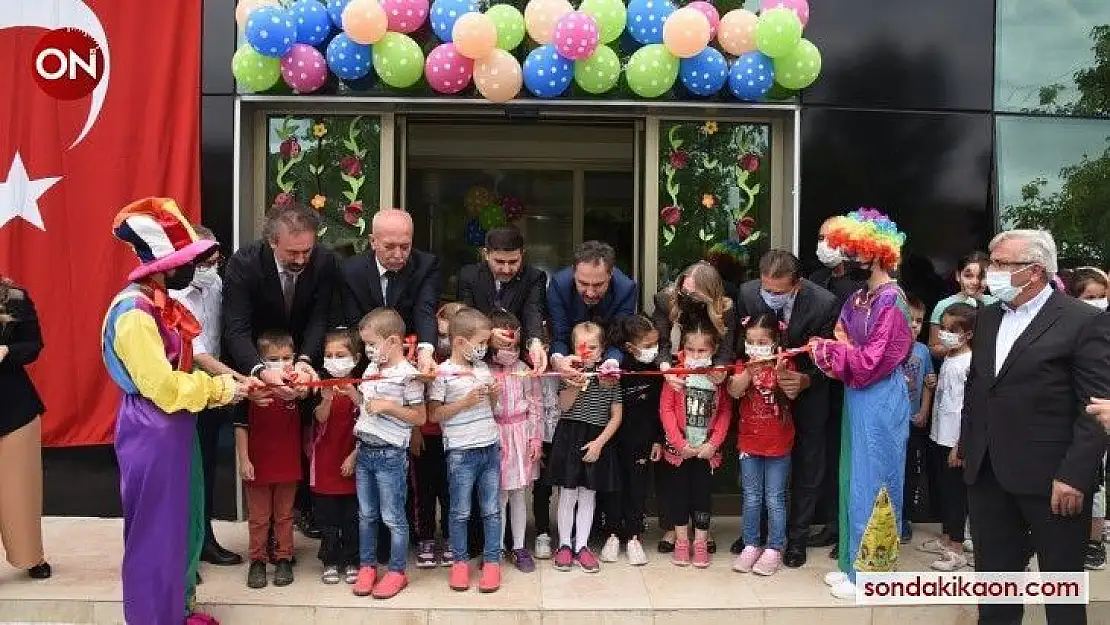 Balıkesir'in ilk bebek ve çocuk kütüphanesi açıldı