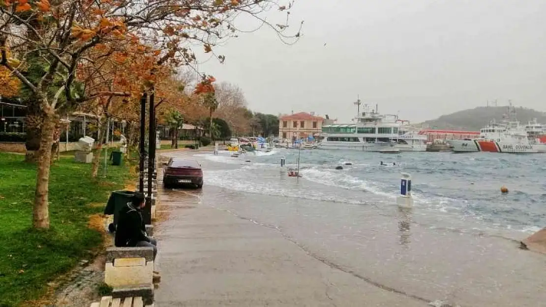 Balıkesir İtfaiyesi fırtınanın bilançosunu açıkladı