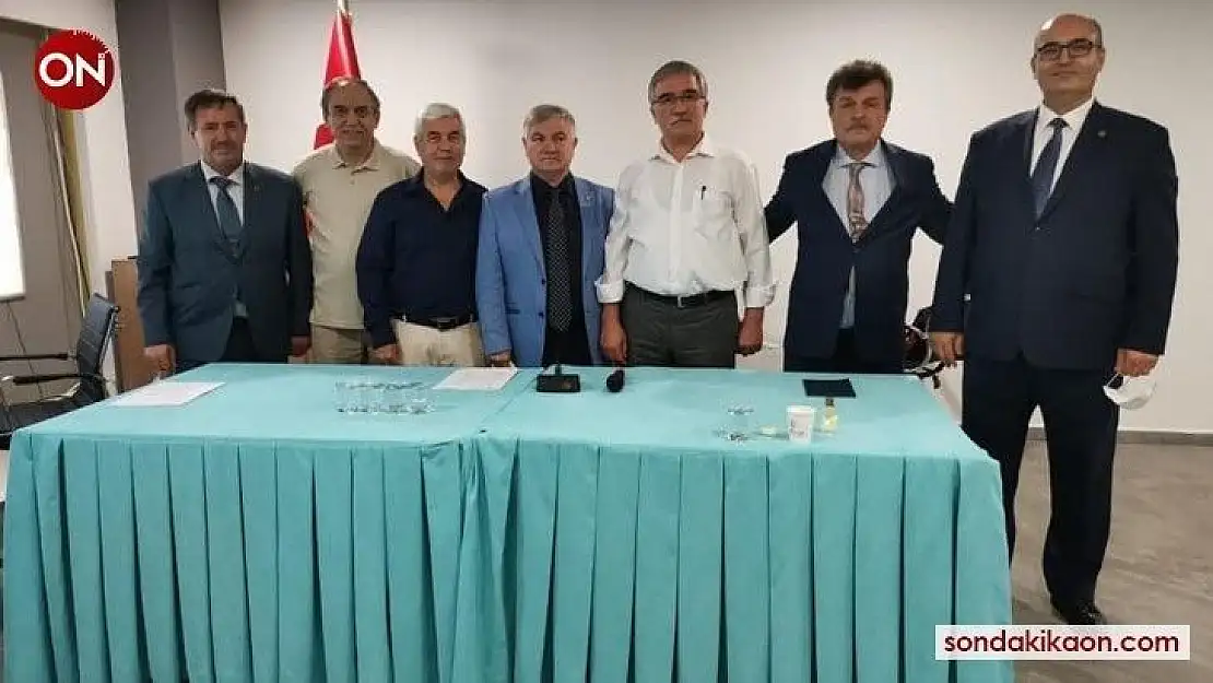 Balıkesir Türk Ocakları'nda Başkan Korucuoğulları güven tazeledi