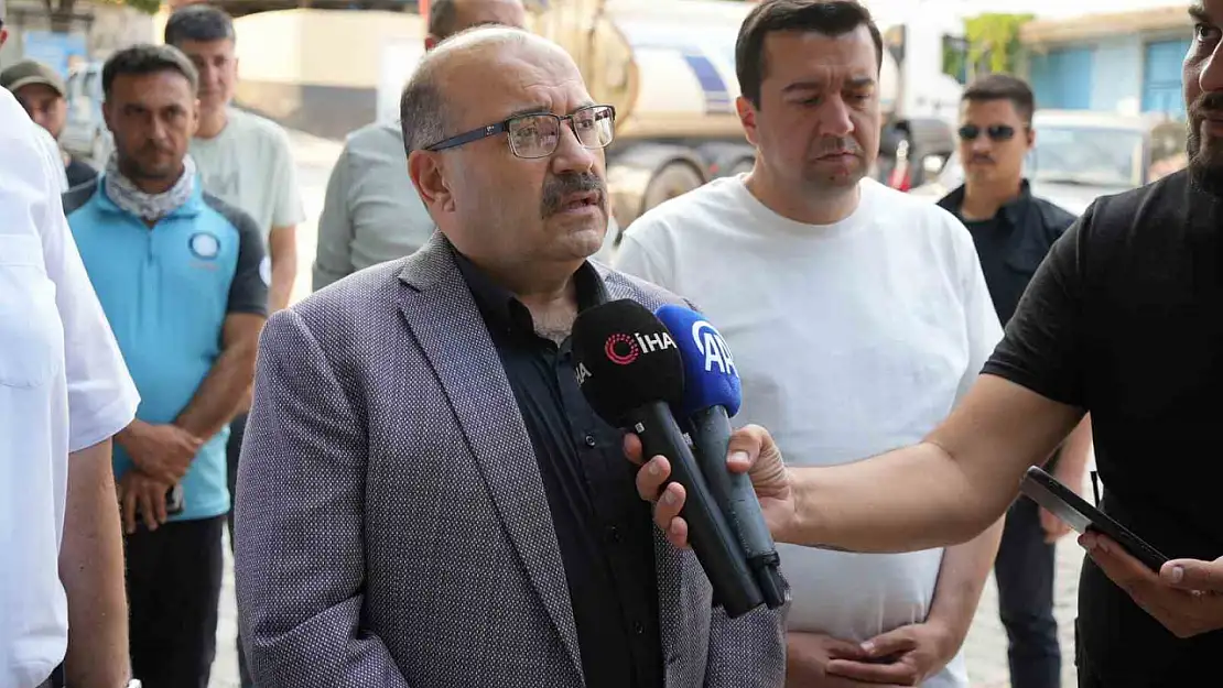 Balıkesir Valisi Ustaoğlu: 'Üç ilçemizde 4 mahallede yangınlarla mücadelemiz sürüyor'