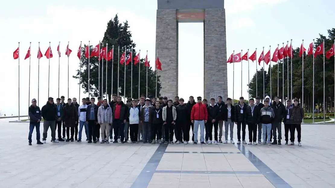 Balıkesirli gençler, Çanakkale'de tarihin izinde yolculuk yaptı