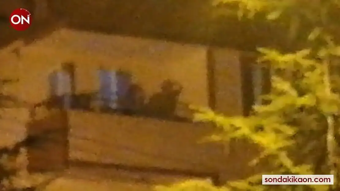 Balkonda tabancayla intihar anı kameraya yansıdı