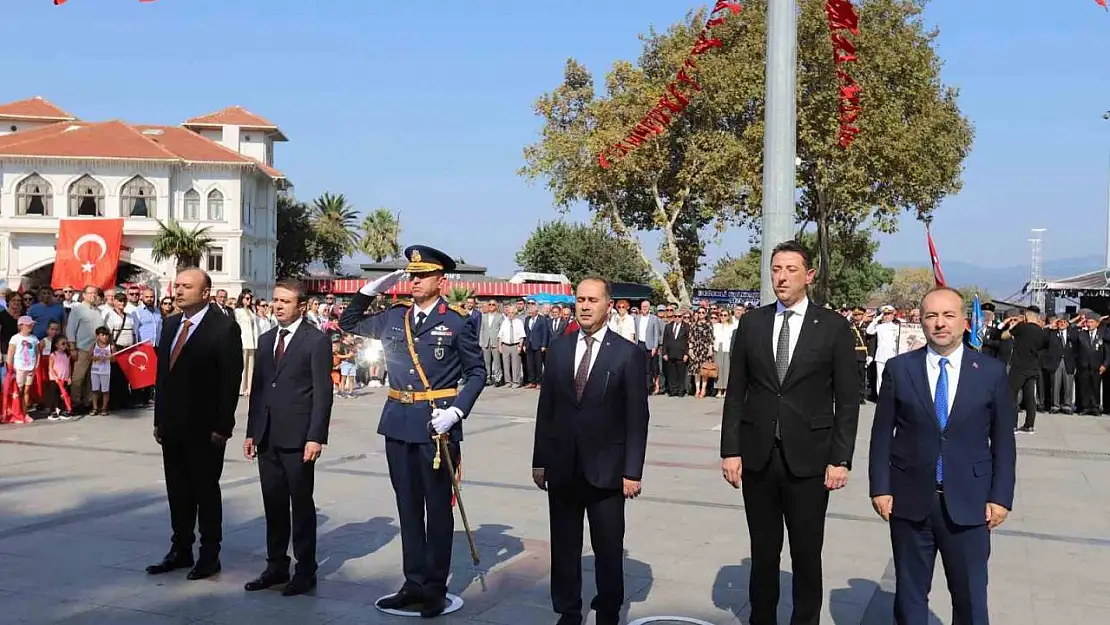 Bandırma'da 30 Ağustos Zaferi Bayramı çoşkuyla kutlandı
