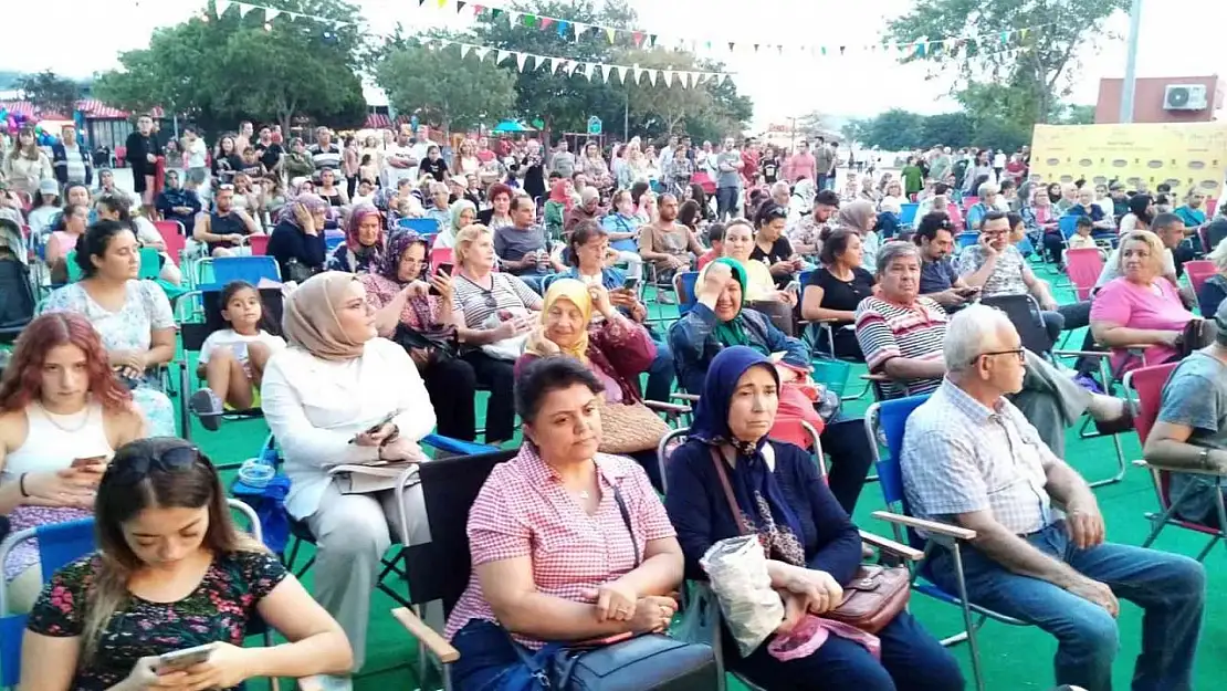 Bandırma'da Açık Hava Sinema Keyfi