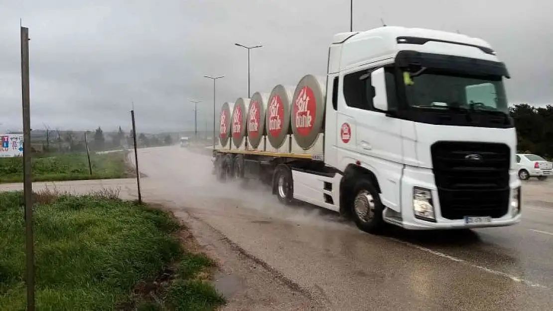 Bandırma'da iki gündür sağanak yağış etkili oluyor