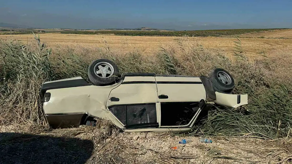 Bandırma'da otomobil devrildi, sürücü yaralandı