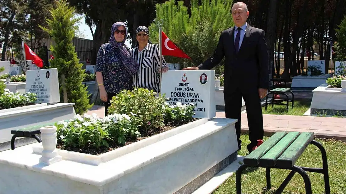 Bandırma'da Şehitlik Ziyareti