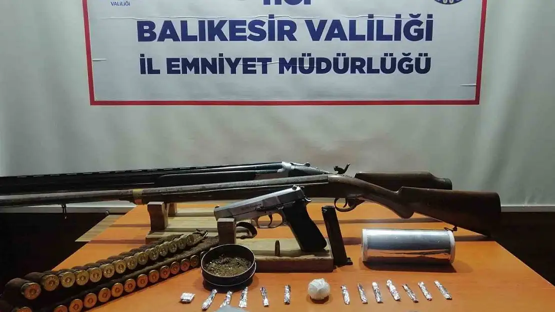 Bandırma'da silah ve uyuşturucu ele geçirildi