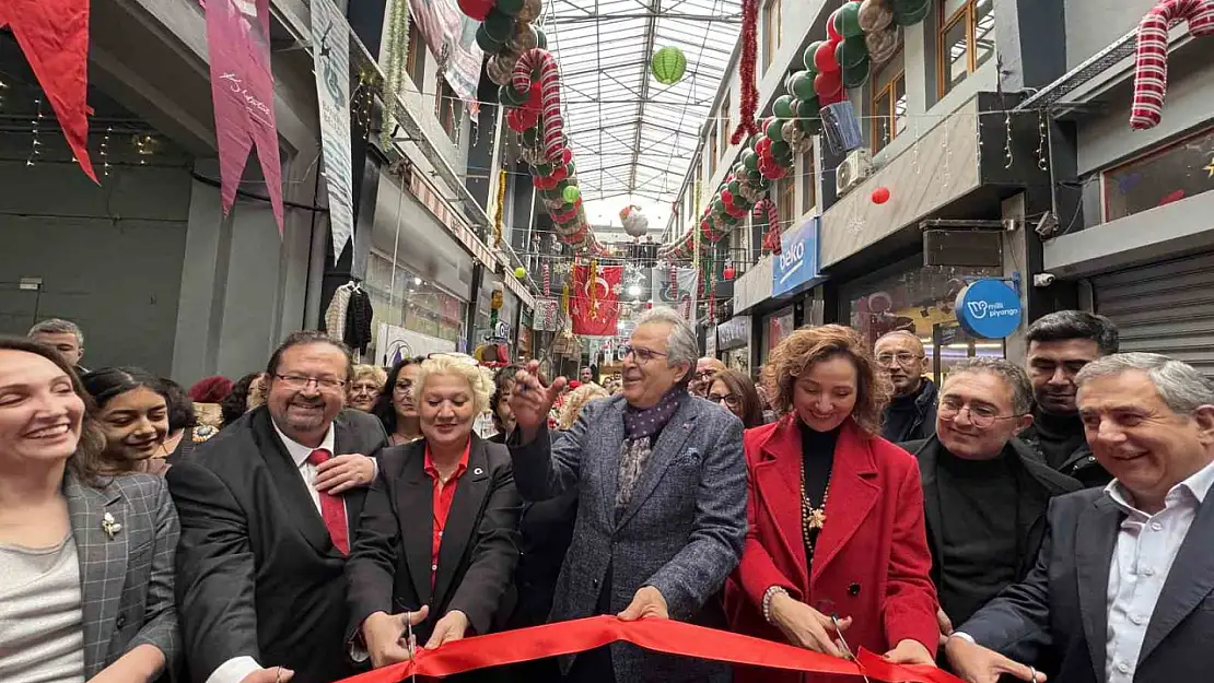 Bandırma'da Yılbaşı Alışveriş Günleri 10. yılında kapılarını açtı