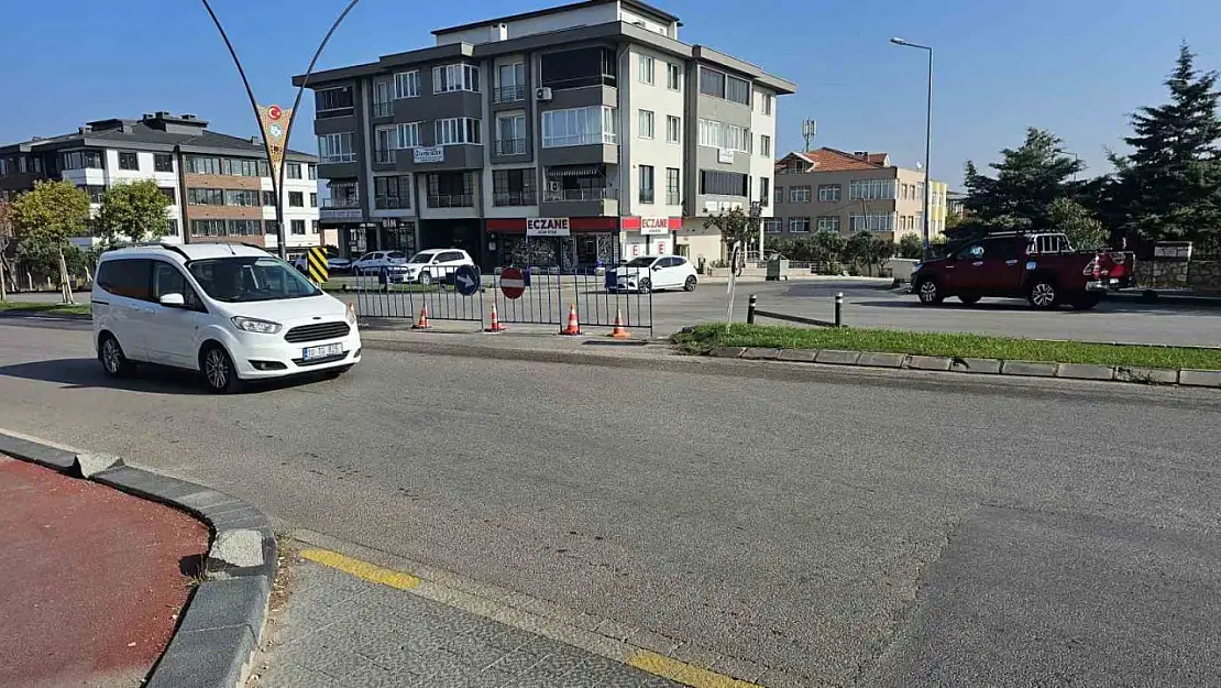 Bandırma'da yol kapandı, işler karıştı