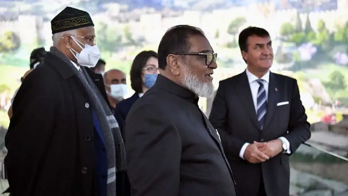 Bangladeşli Bakan, Fetih Müzesi'ne hayran kaldı