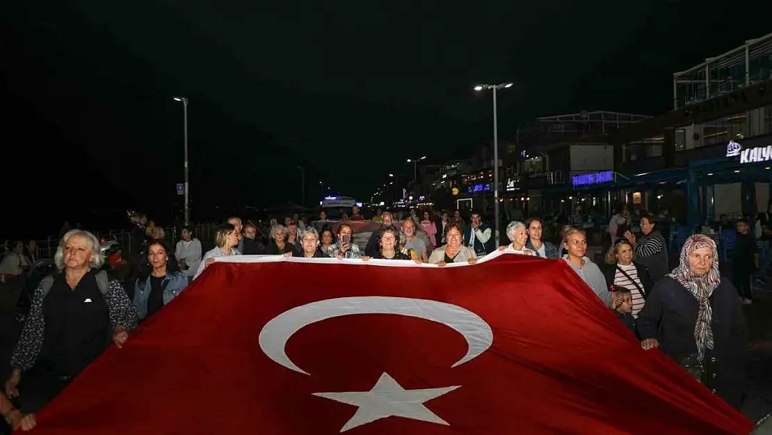 Barış ve özgürlüğün sesi Mudanya'dan yükseliyor