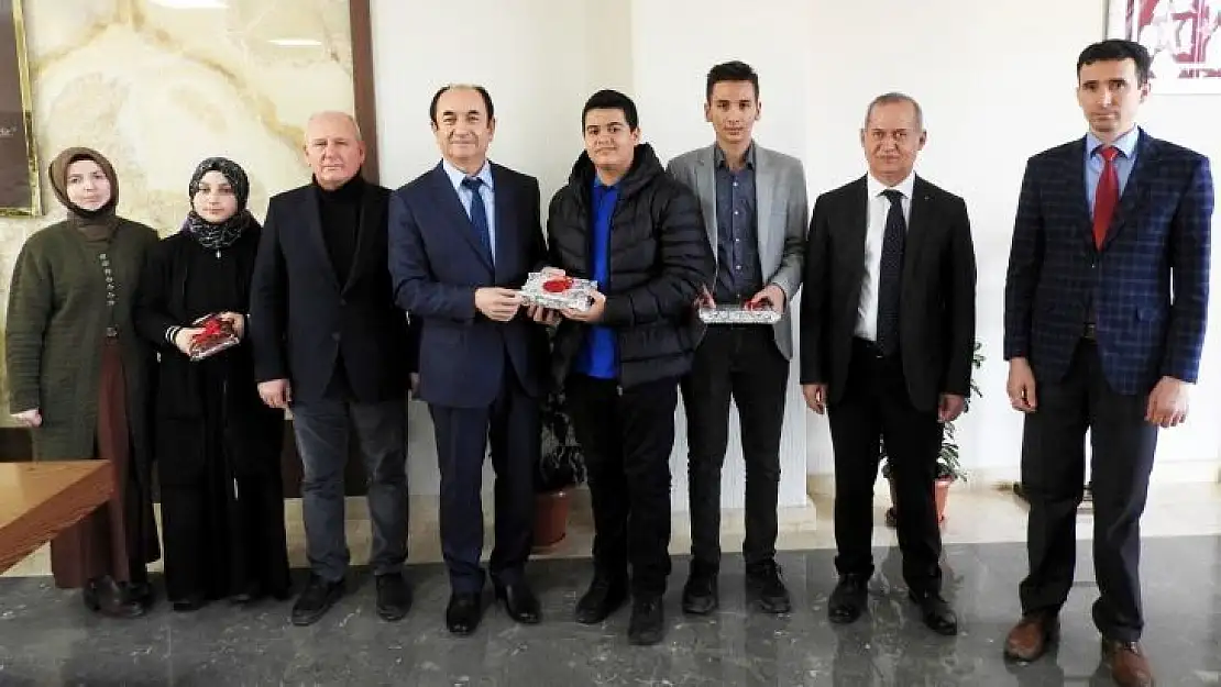 Başarılı öğrencilere ödül