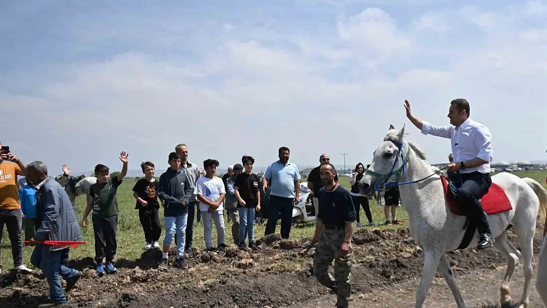 Başkan Akın, hayırlarda vatandaşlarla bir araya geldi