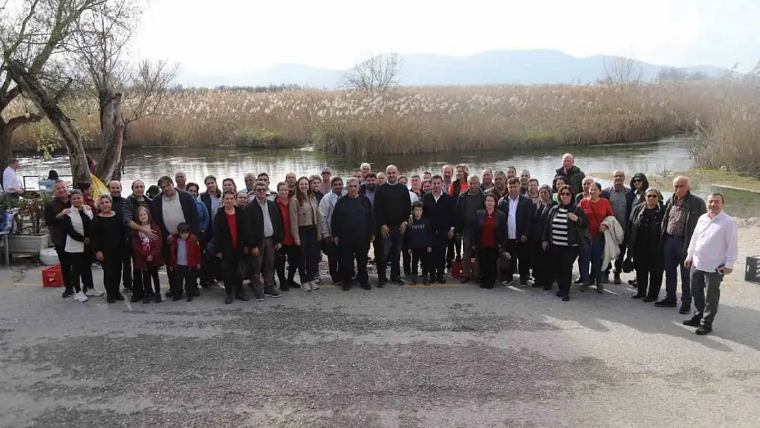 Başkan Aras, muhtarlarla buluştu