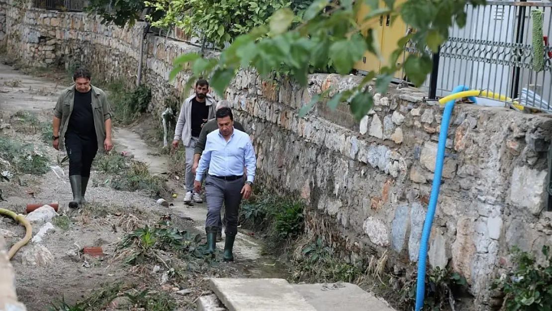 Başkan Aras, yağış boyunca sahadaydı