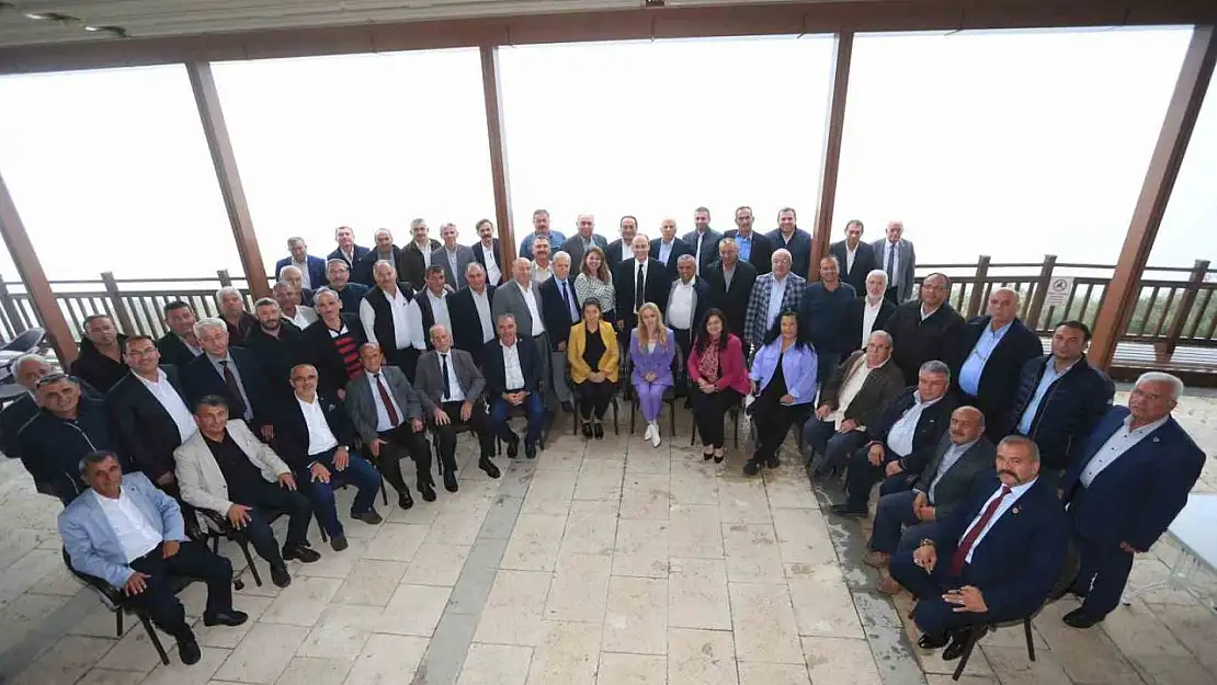 Başkan Avni Örki muhtarlarla buluştu