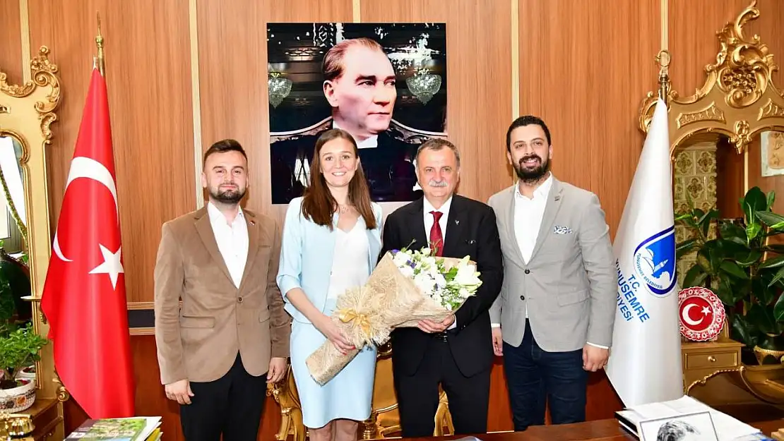 Başkan Balaban Manisa'nın tek kadın Belediye Başkanı Durbay'ı ağırladı