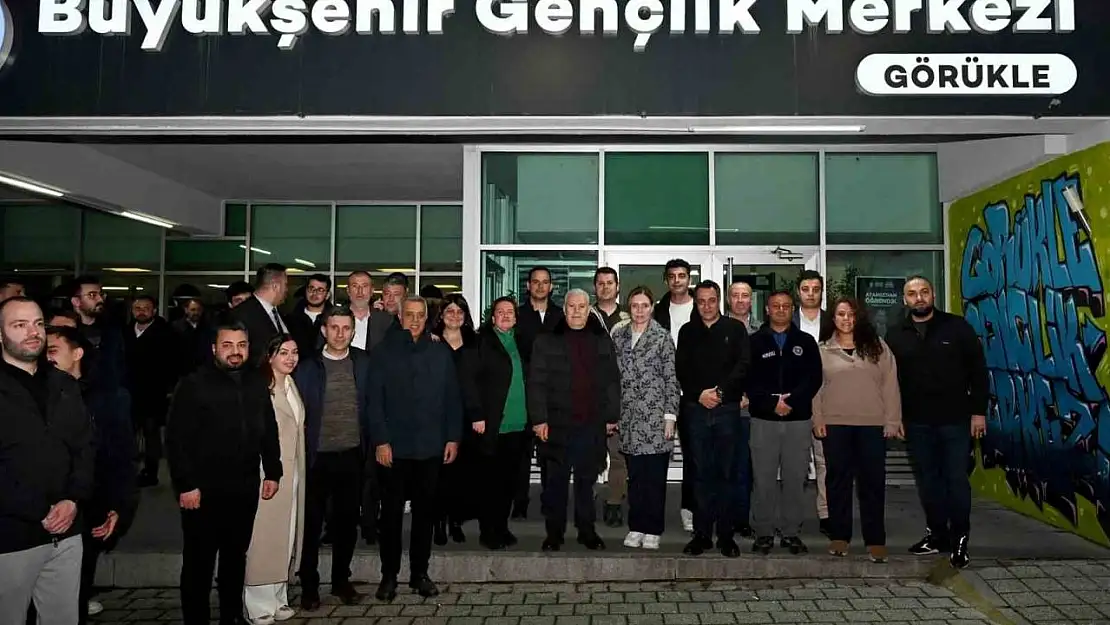 Başkan Bozbey, sahuru gençlerle yaptı