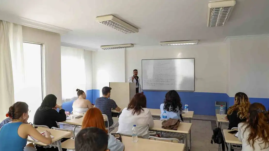 Başkan Çerçioğlu memur adaylarının yanında