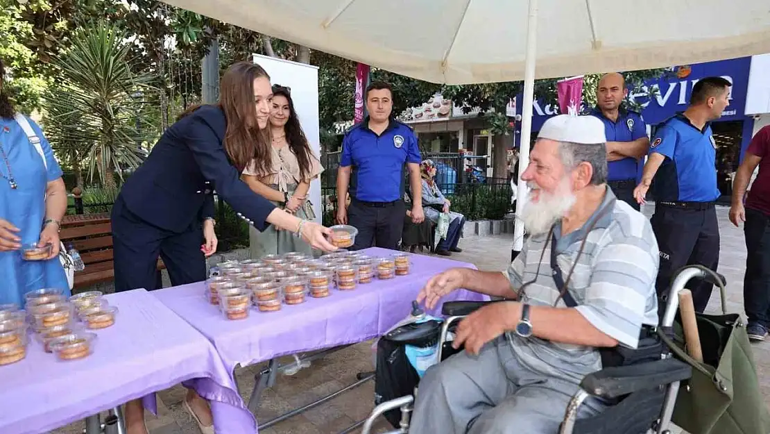 Başkan Durbay'dan vatandaşlara kandil simidi ikramı