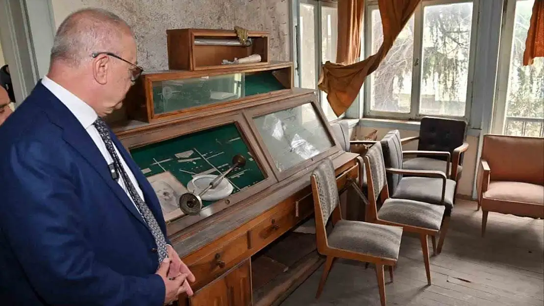 Başkan Ergün, Gördes Hayri Büke Evi'nde incelemelerde bulundu