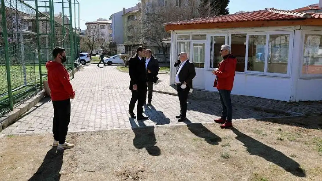 Başkan Gümüş, spor kompleksinde incelemelerde bulundu