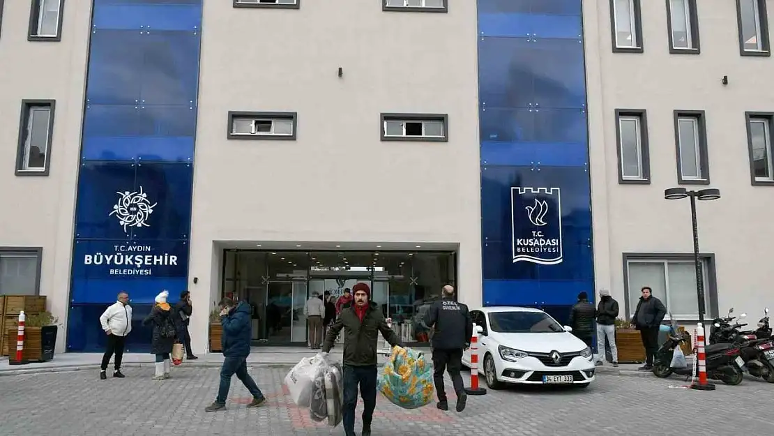 Başkan Günel'in çağrısı ile Kuşadası depremzedeler için tek yürek oldu