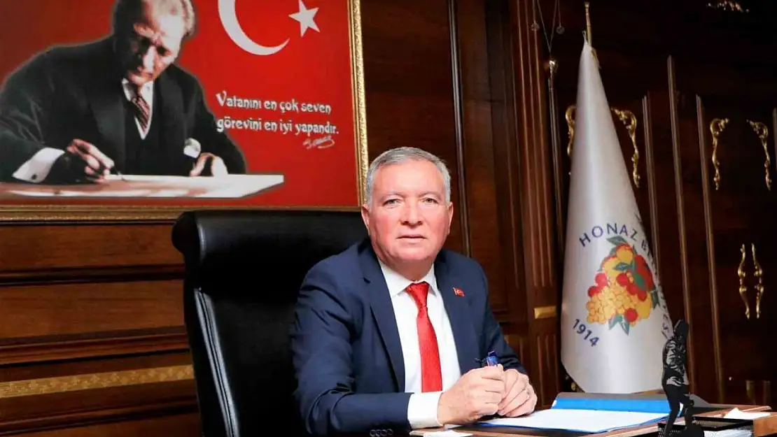 Başkan Kepenek 'Sağlık ordumuz depremde büyük bir fedakarlık örneği sergiledi'