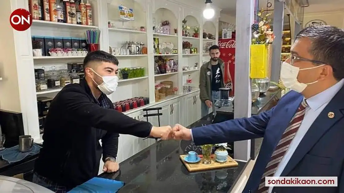Başkan Öz, iş yerlerini açan esnafı ziyaret etti