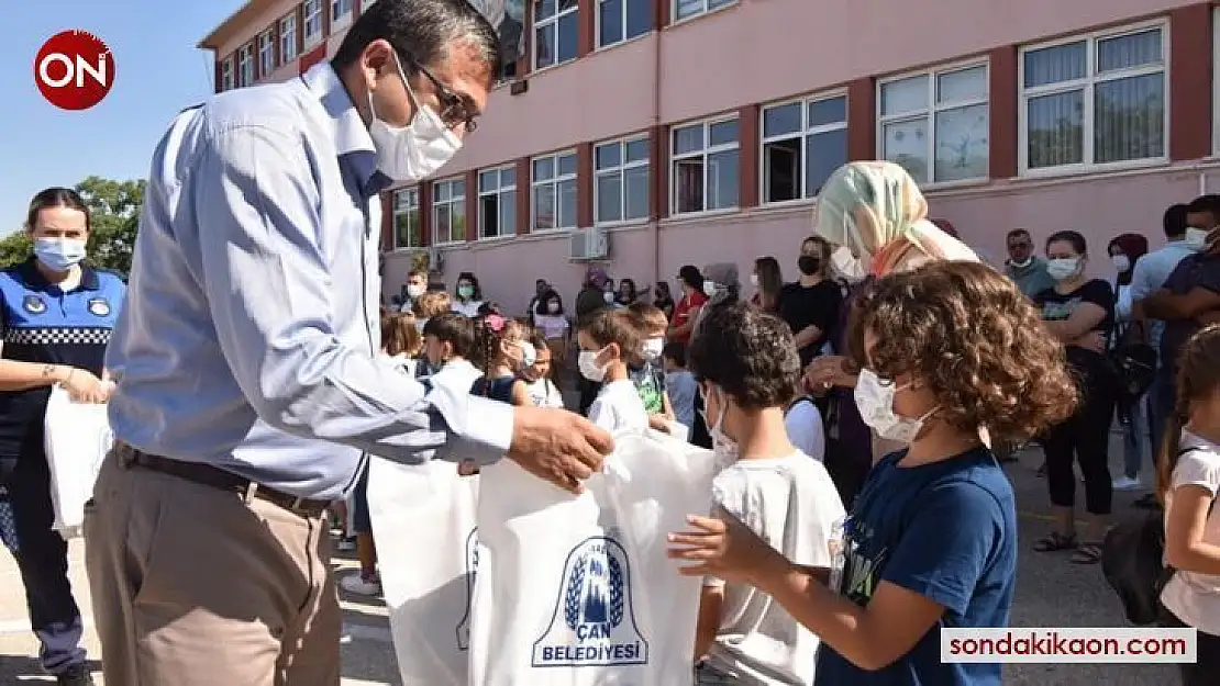 Başkan Öz öğrencilerin heyecanına ortak oldu