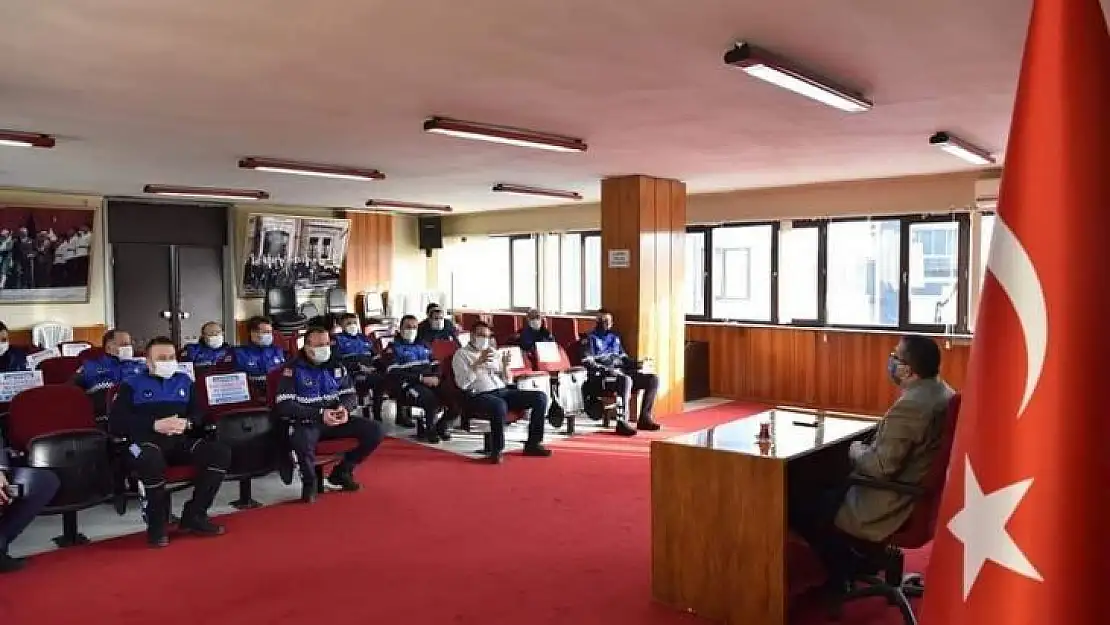Başkan Öz, zabıta personelleriyle olağan toplantısını gerçekleştirdi