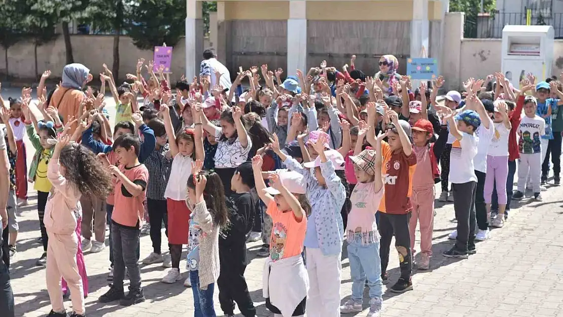 Başkan Özel: 'Yenişehirli çocuklar çok şanslı'