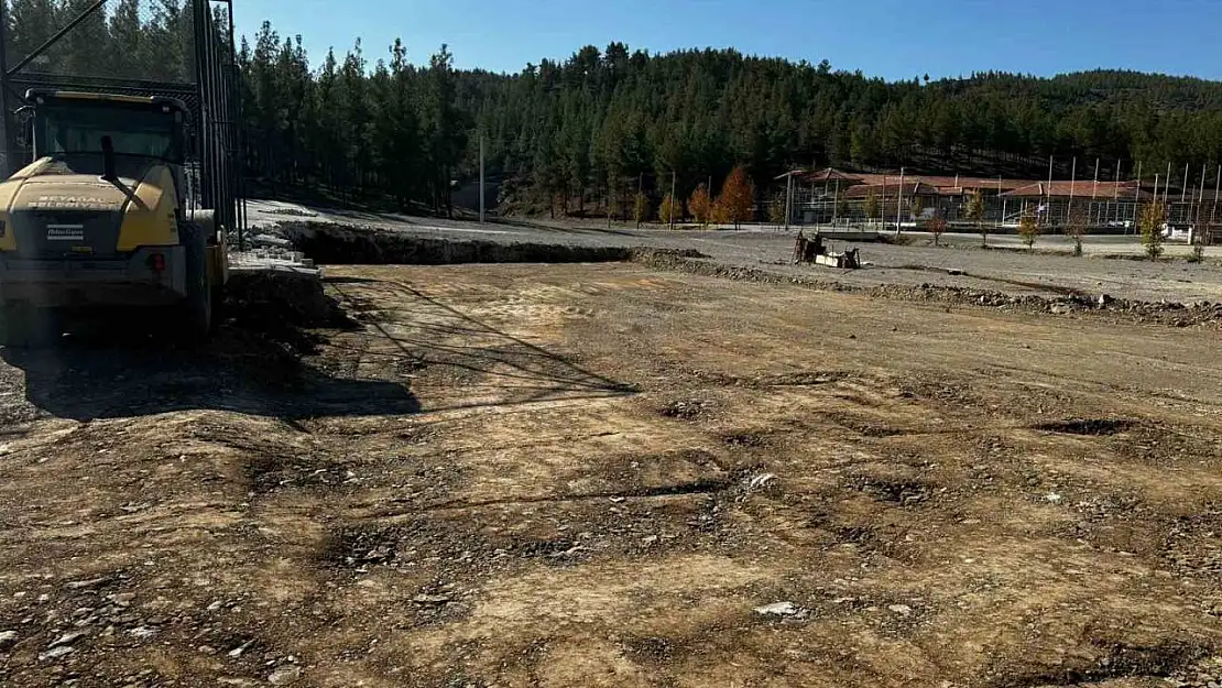 Başkan Pütün, Beyağaç'a sözünü verdiği tekstil atölyesini kazandırıyor