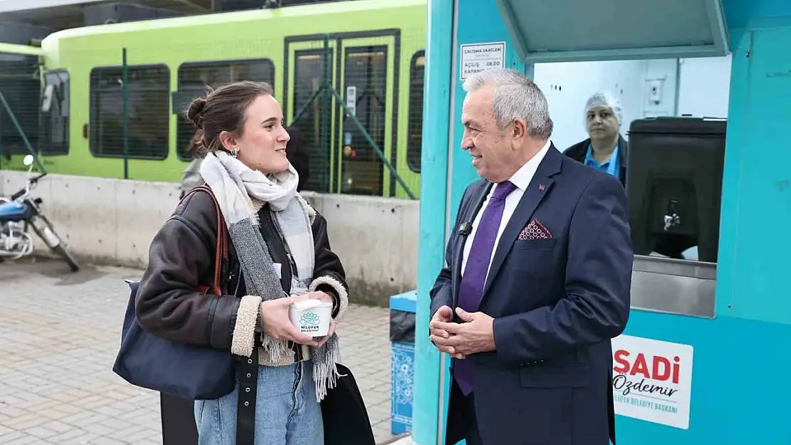 Başkan Şadi Özdemir'den öğrencilere çorba ikramı