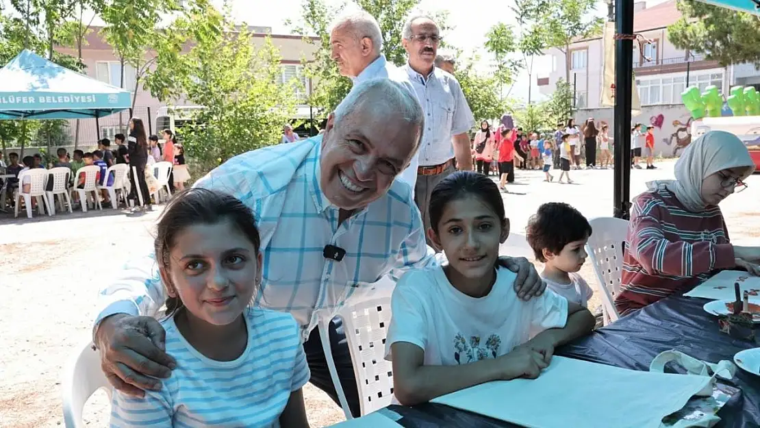 Başkan Şadi Özdemir Minareliçavuş'ta yaz atölyelerine katıldı